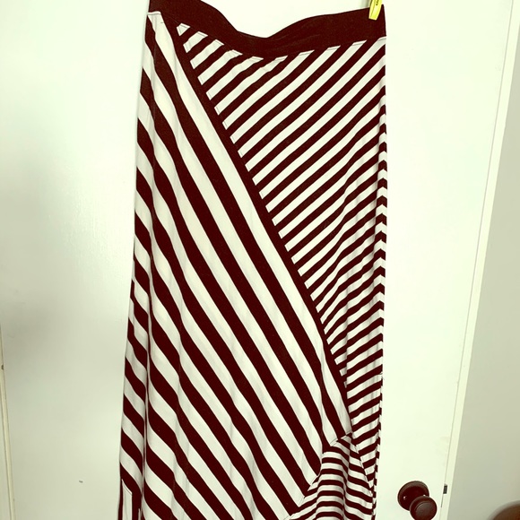 Maxi skirt - Picture 1 of 3